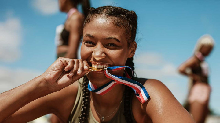 track running biting medal